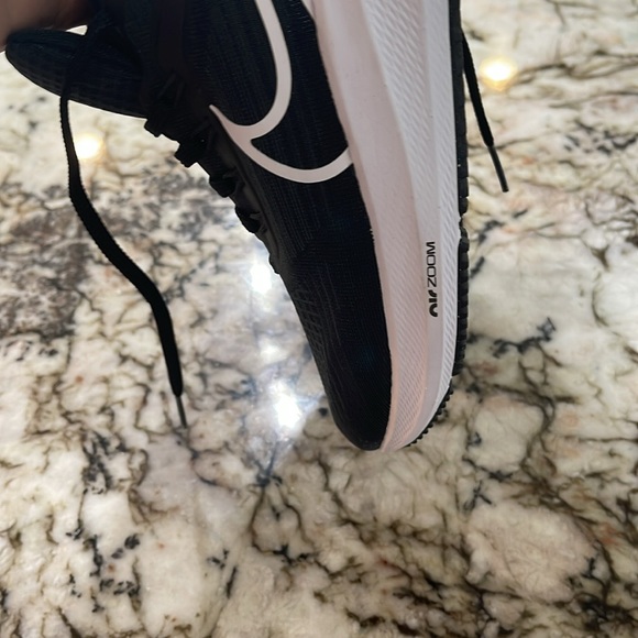 New Nike Air Zoom Pegasus black/white 10 1/2 - Picture 7 of 8
